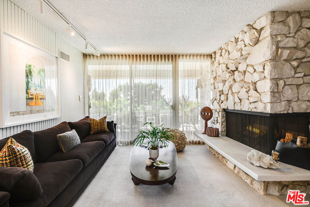 1331 Casiano Rd