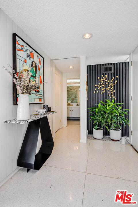 1331 Casiano Rd