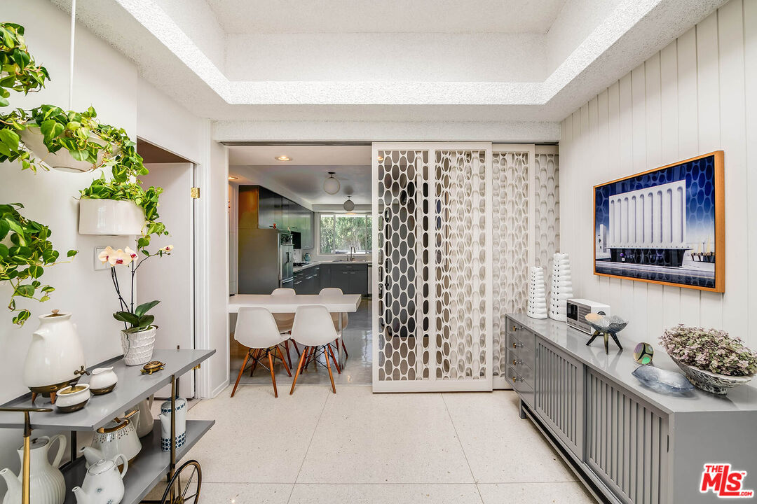 1331 Casiano Rd