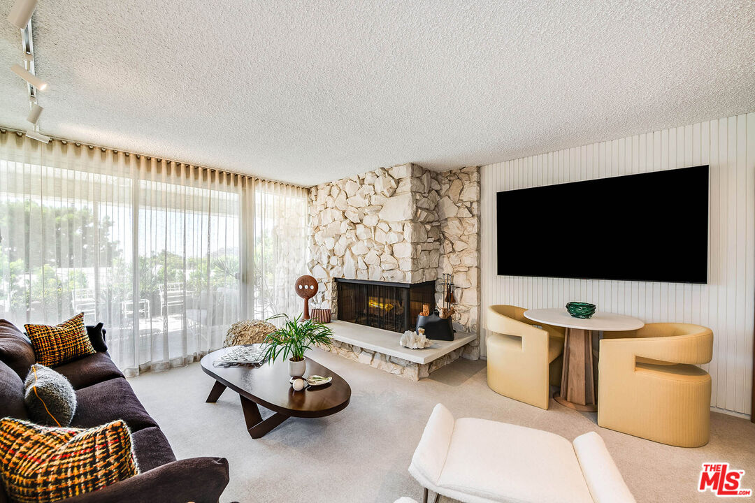 1331 Casiano Rd