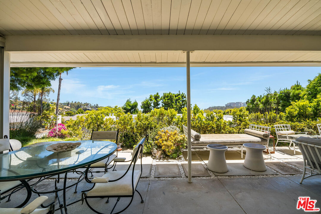 1331 Casiano Rd