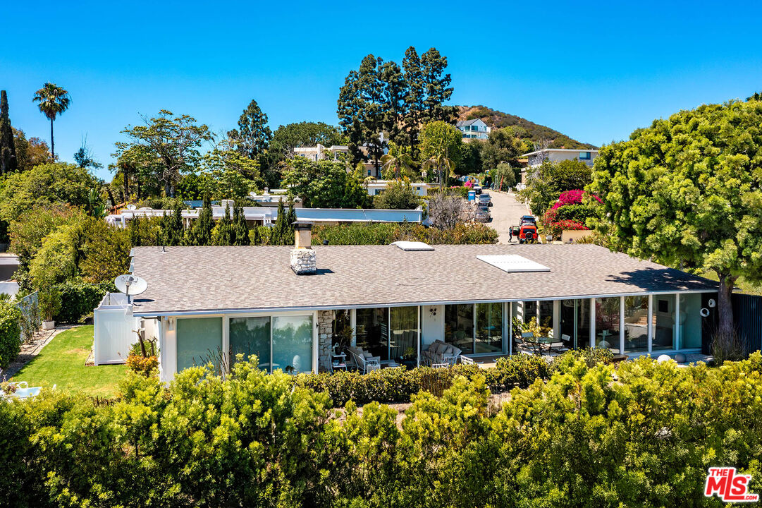 1331 Casiano Rd