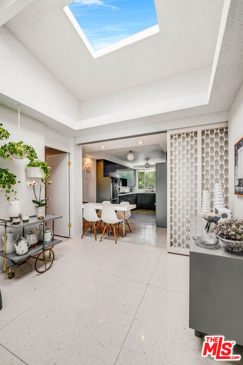 1331 Casiano Rd