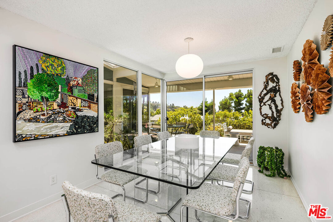 1331 Casiano Rd