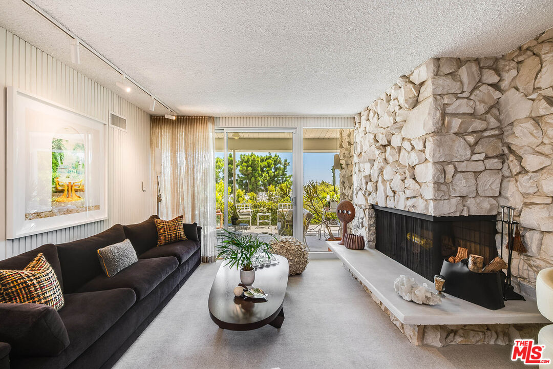 1331 Casiano Rd