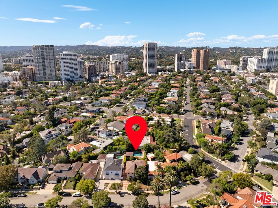 Aerial view of a Los Angeles neighborhood, with the property marked by a red pin.