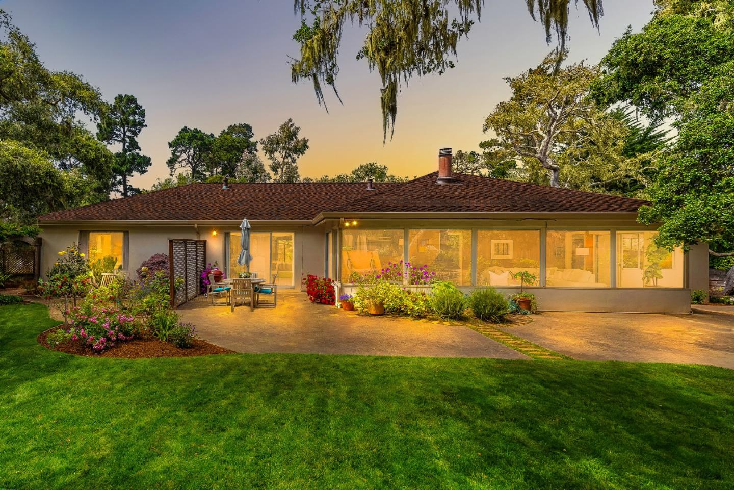 2833 Forest Lodge Road
