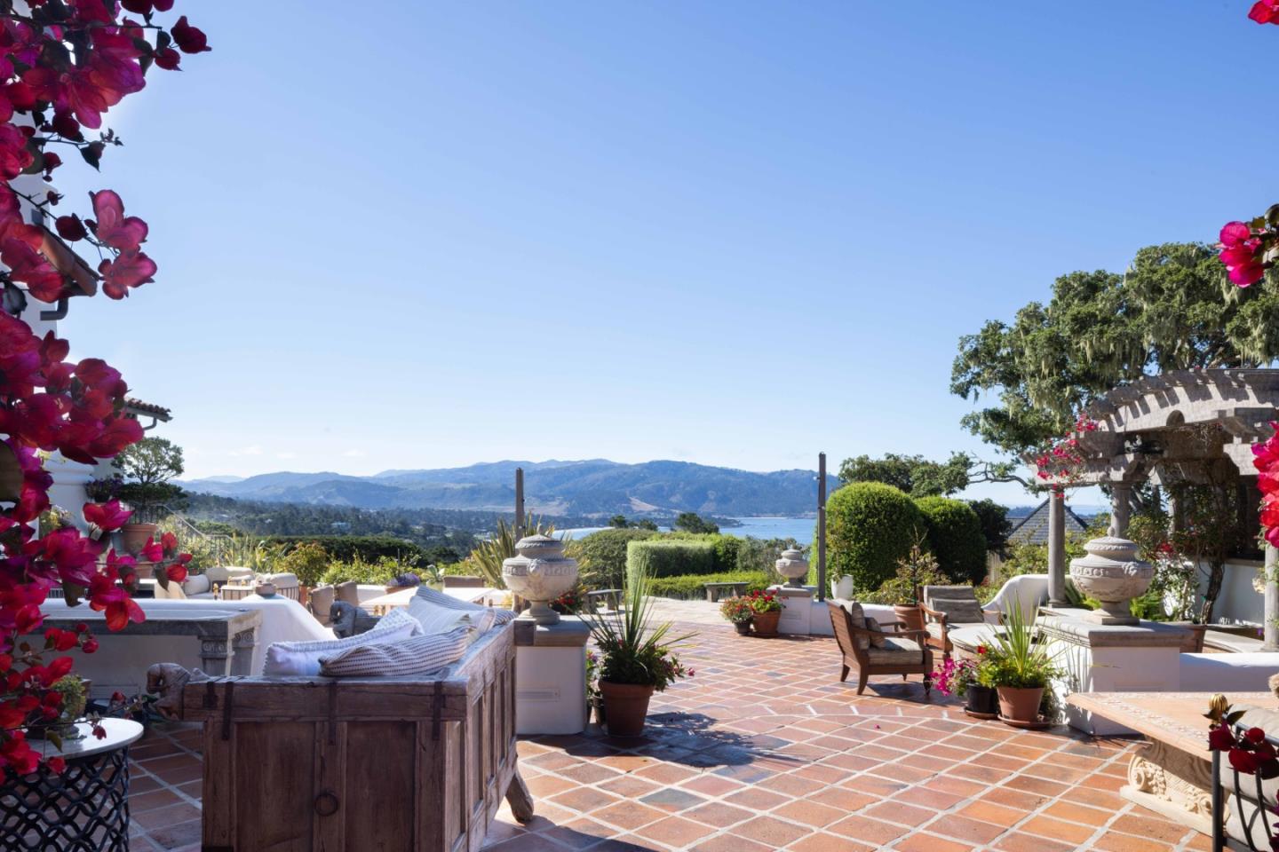 1463 Oleada Road