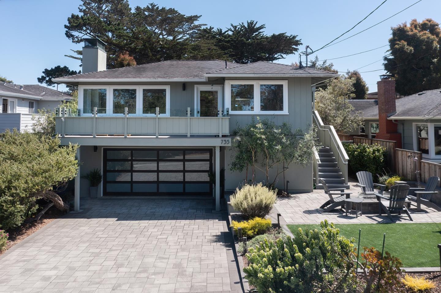 735 Bayview Avenue