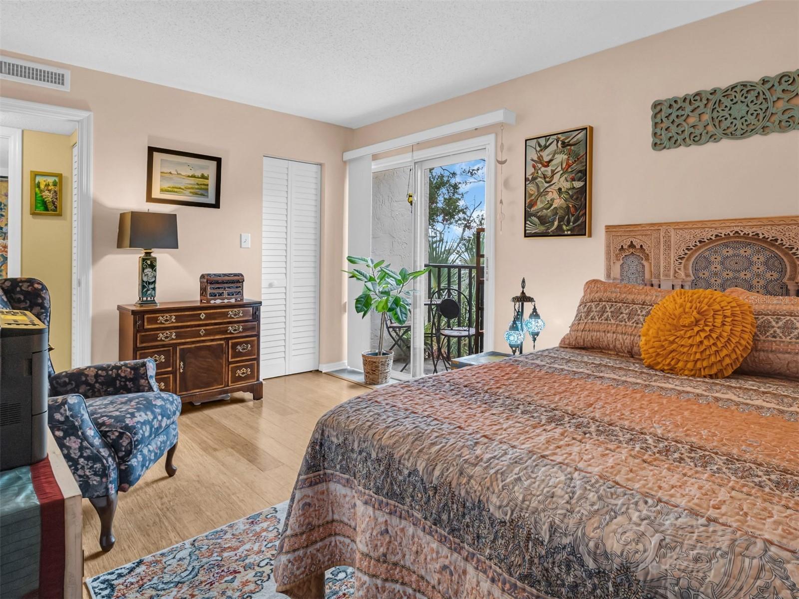 90 S HIGHLAND AVE #423