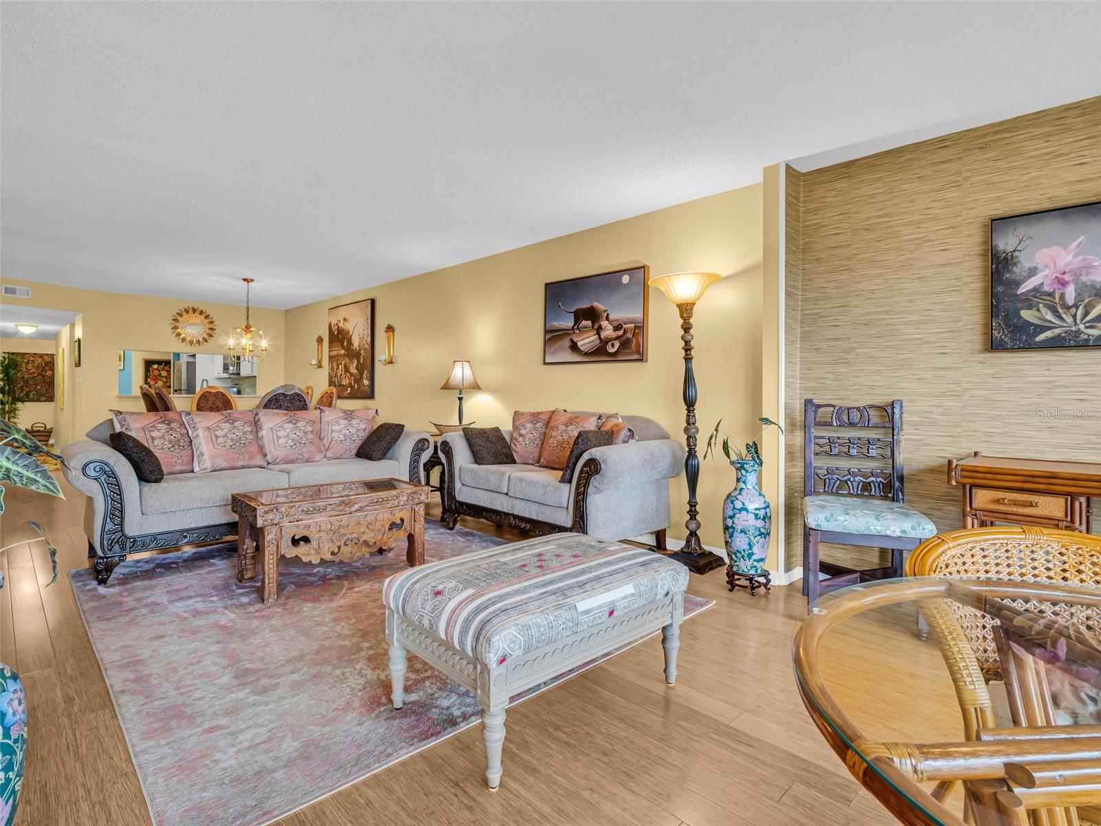 90 S HIGHLAND AVE #423