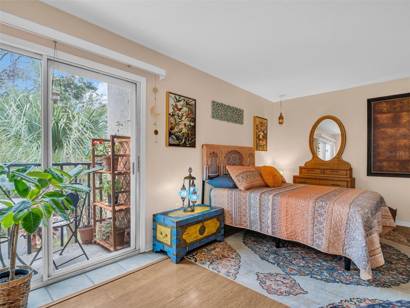90 S HIGHLAND AVE #423