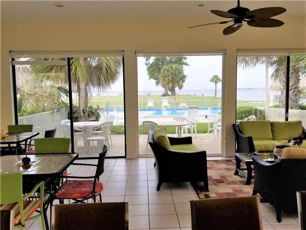 401 WINDRUSH BAY DR
