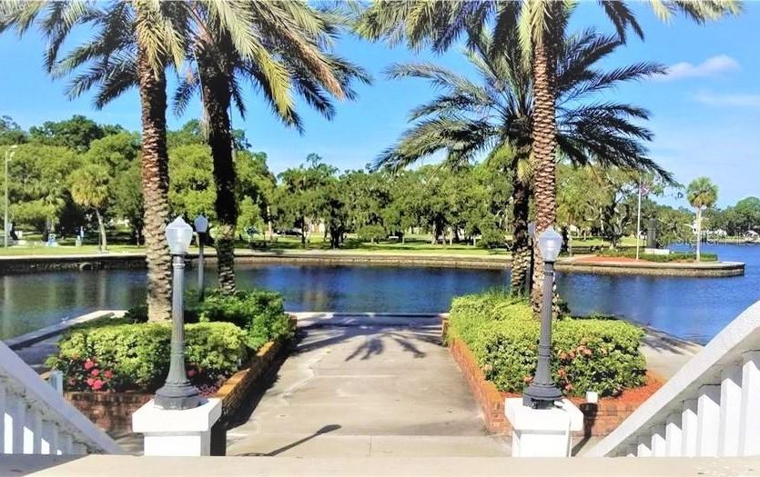 401 WINDRUSH BAY DR
