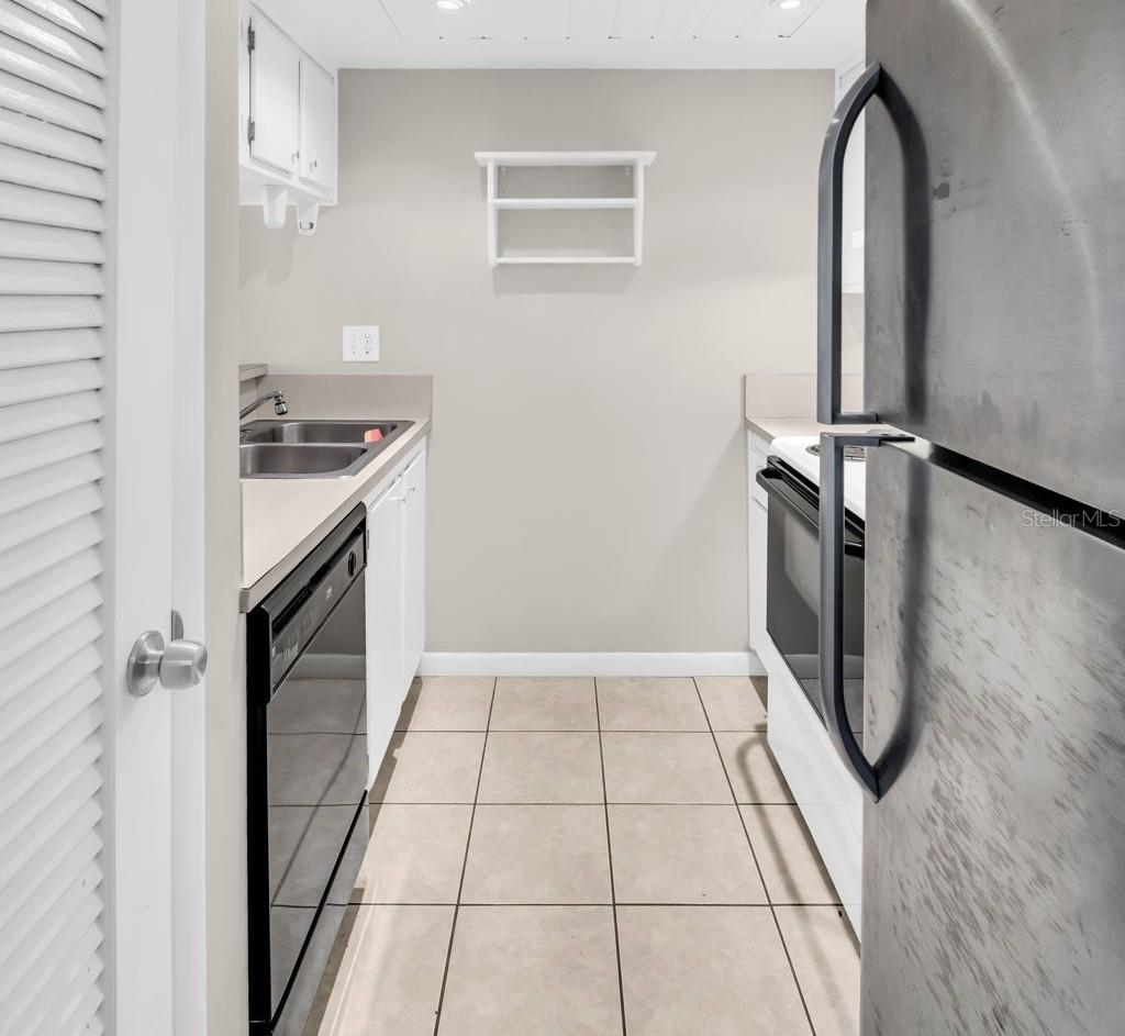 401 WINDRUSH BAY DR