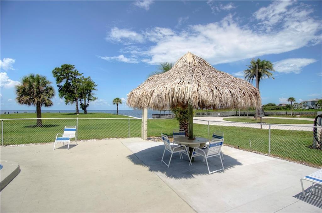 401 WINDRUSH BAY DR