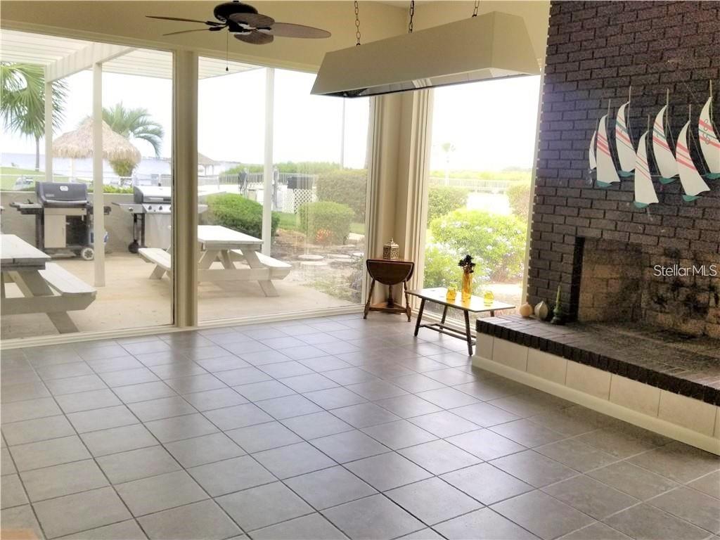 401 WINDRUSH BAY DR