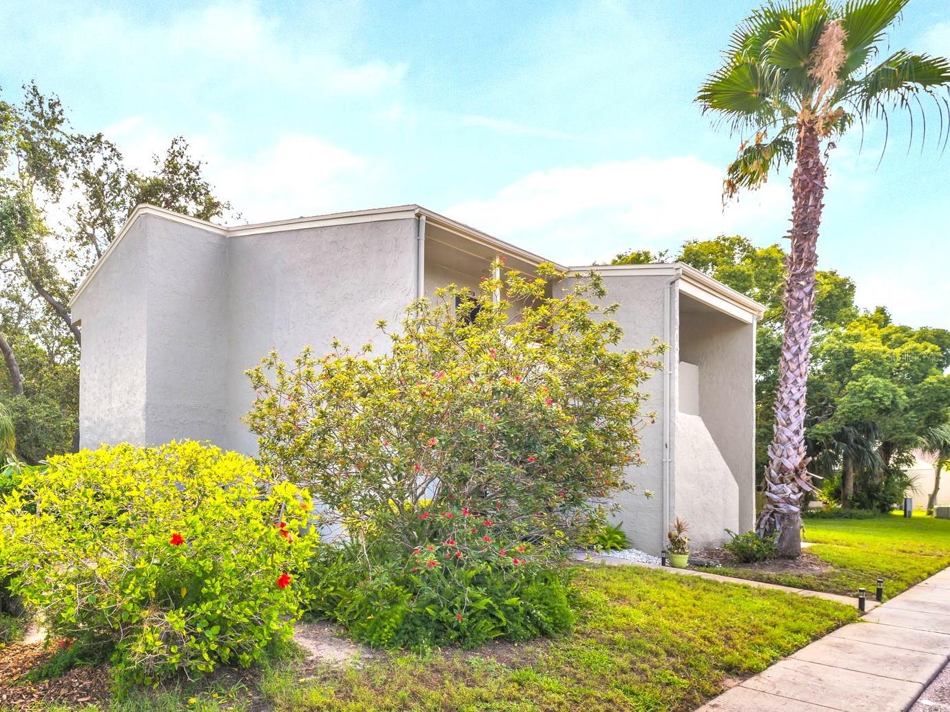 401 WINDRUSH BAY DR