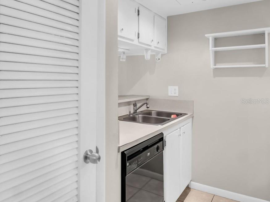 401 WINDRUSH BAY DR
