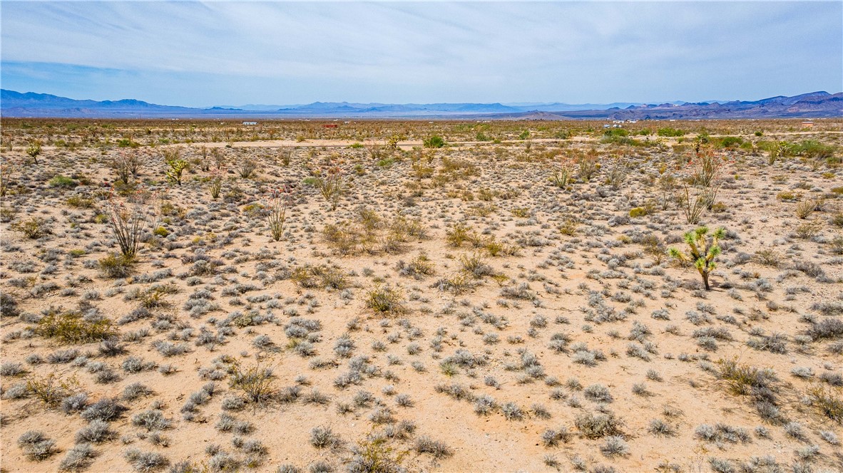 Lot 5 S Desert View