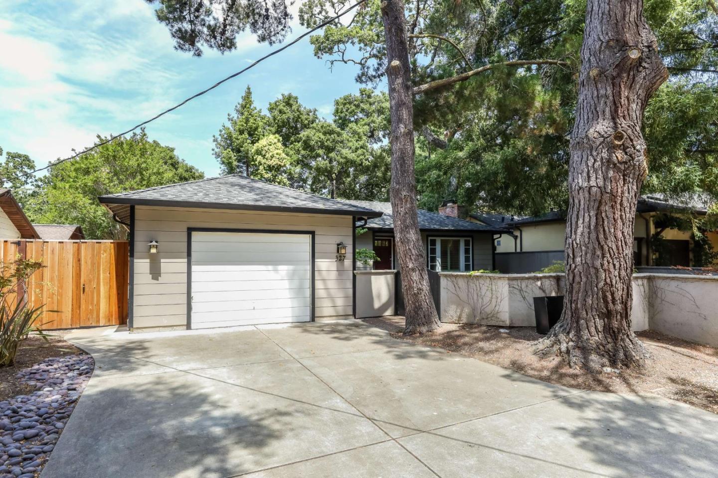 327 Bay Road