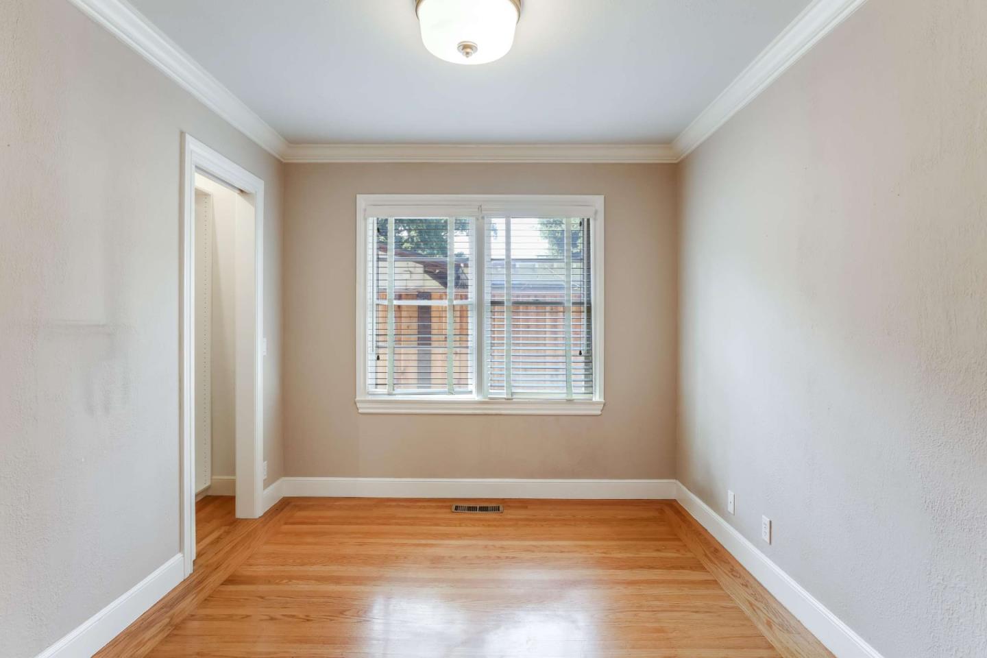 327 Bay Road