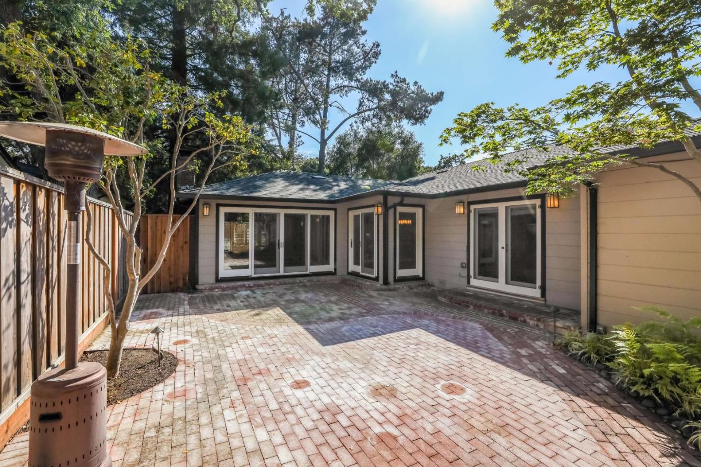 327 Bay Road