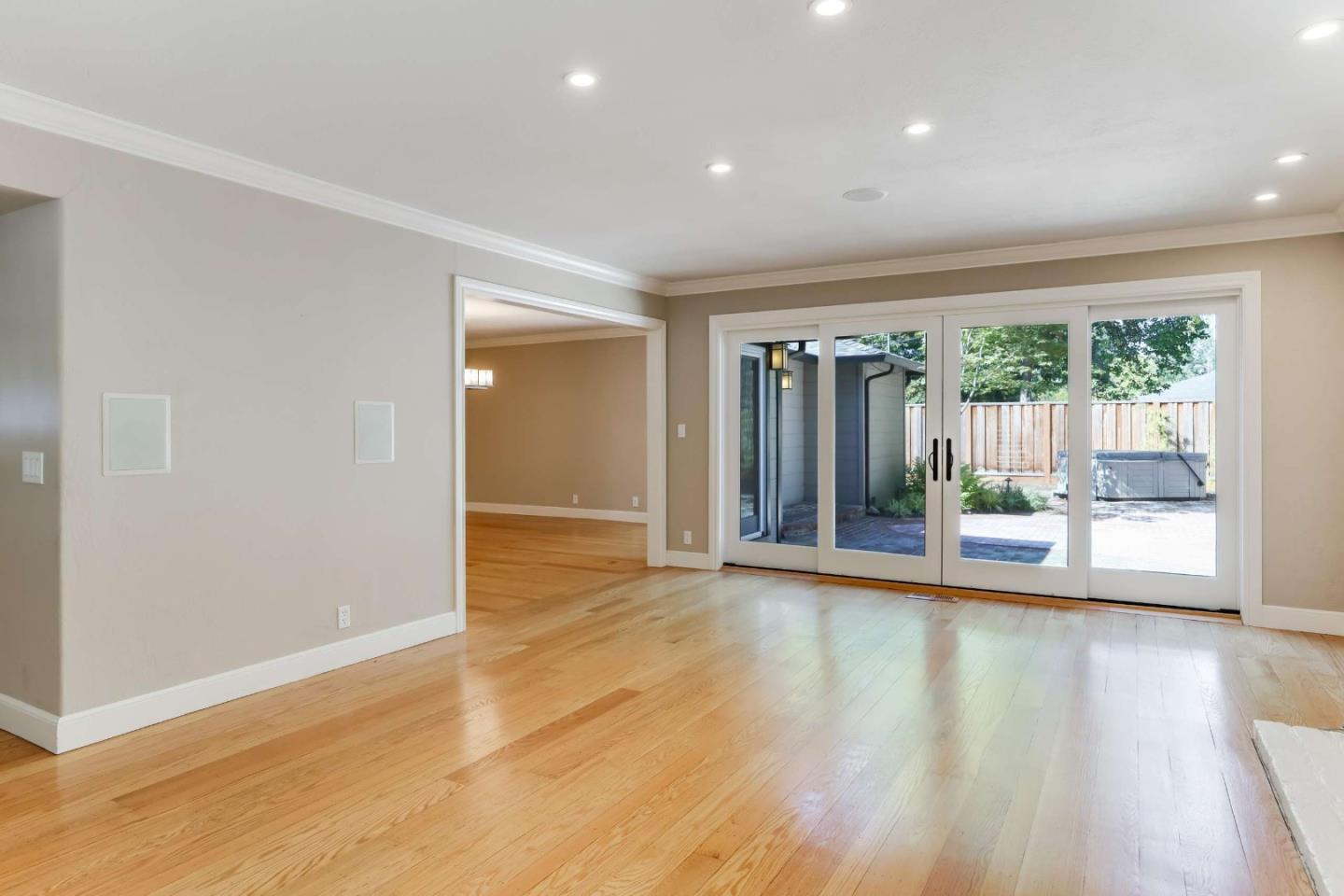 327 Bay Road