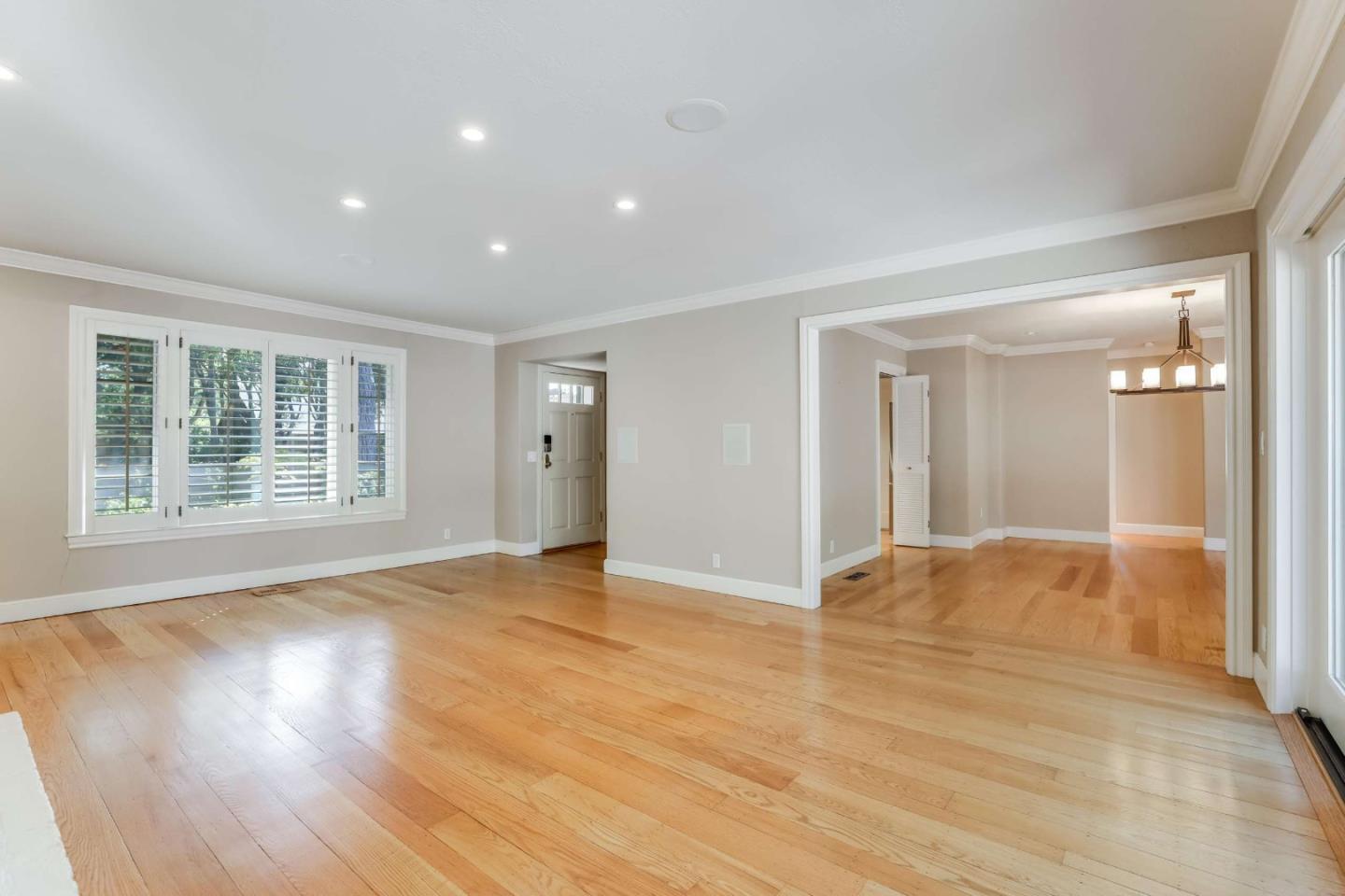 327 Bay Road