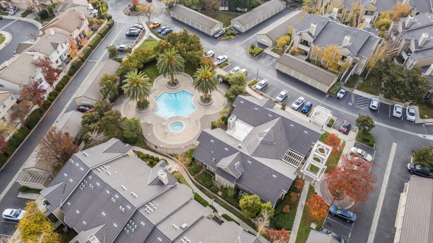 5964 Bridgeport Lake Way