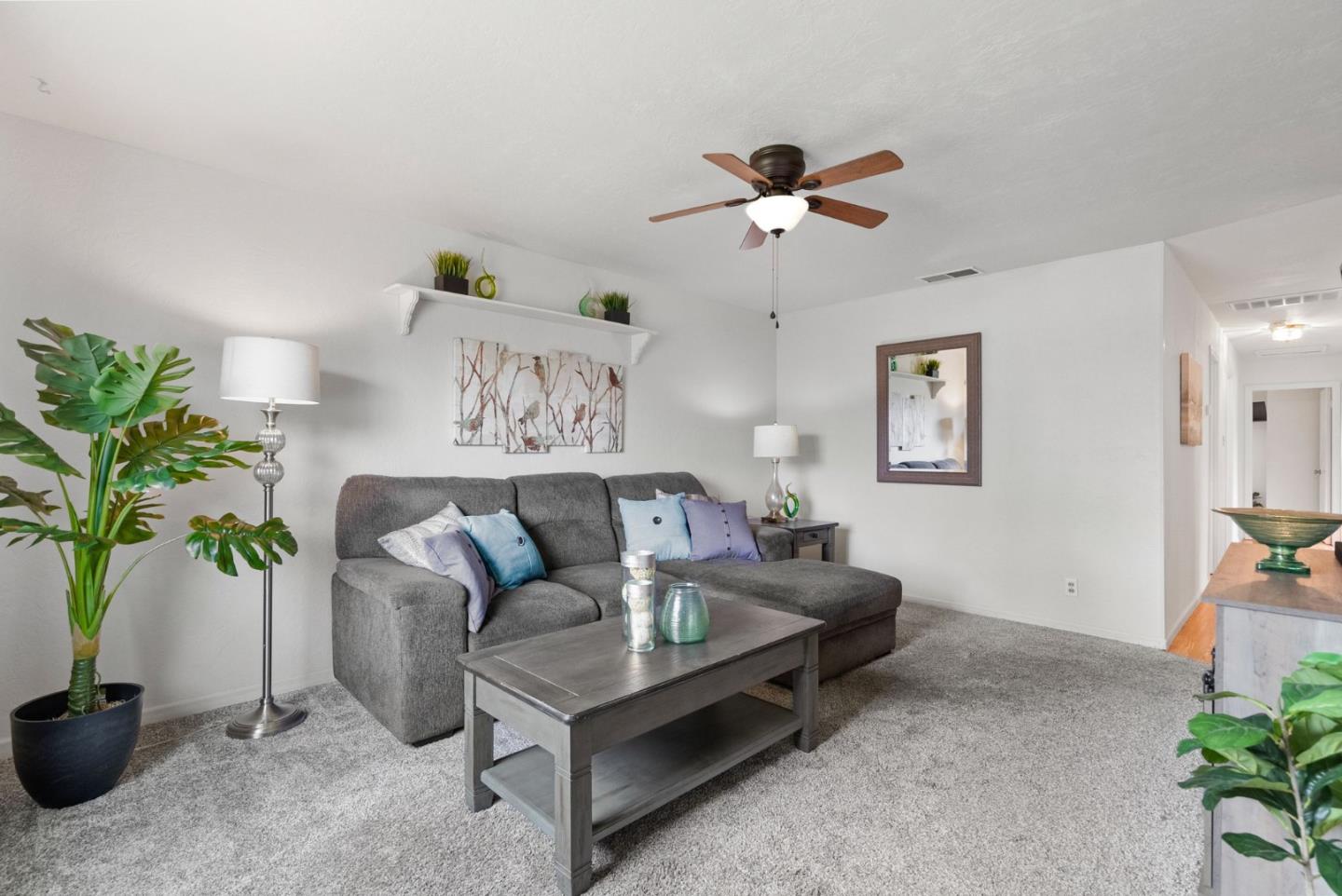 586 Continental DR