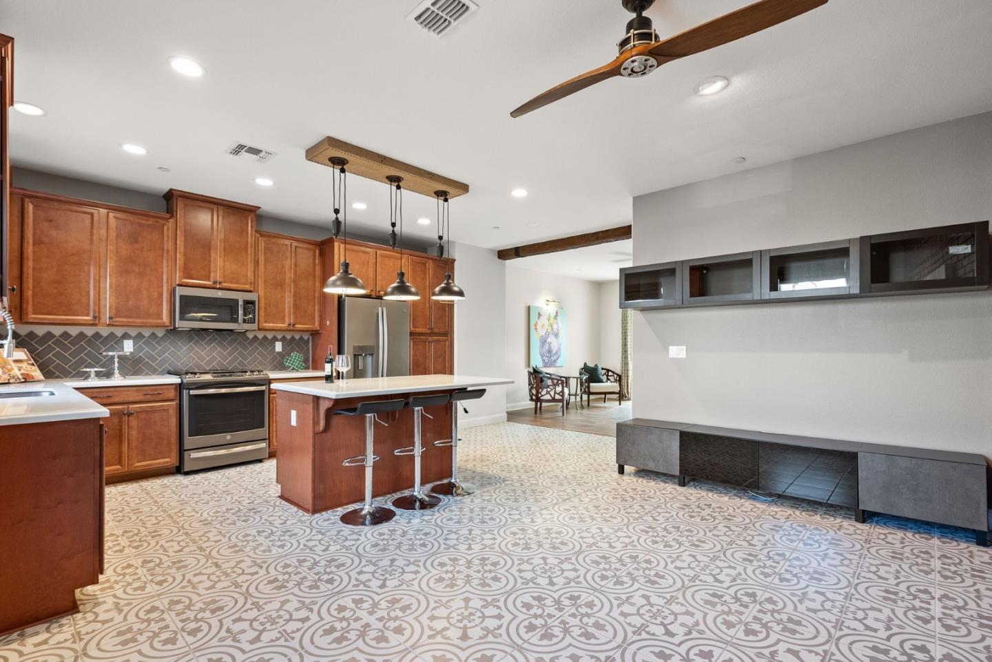 2758 Montecito Vista WAY 3