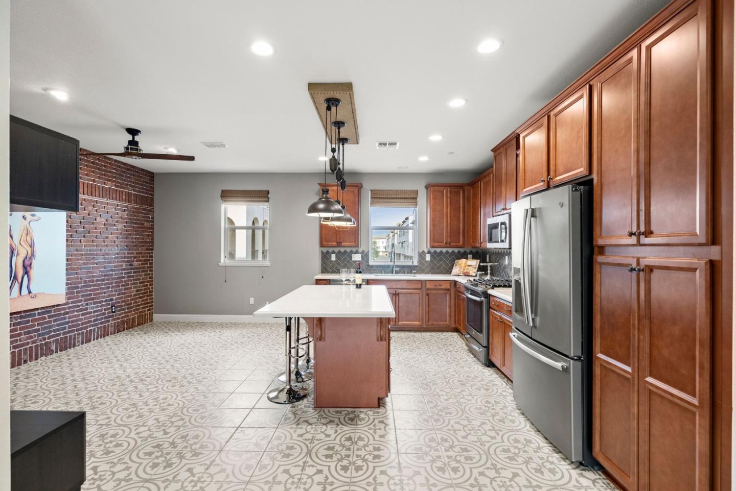 2758 Montecito Vista WAY 3