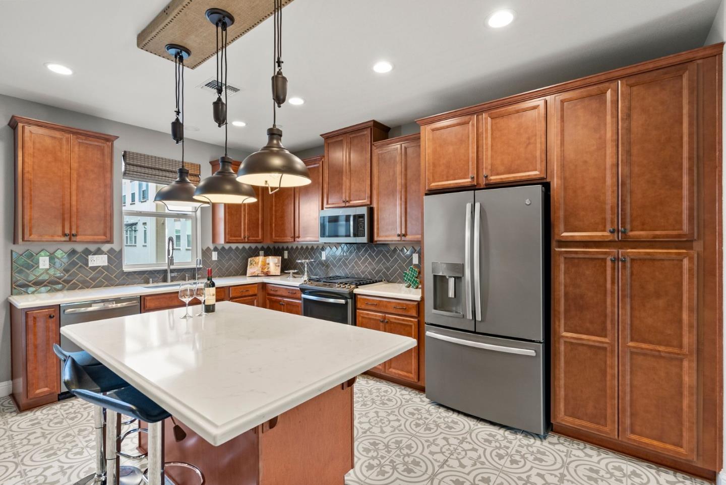 2758 Montecito Vista WAY 3