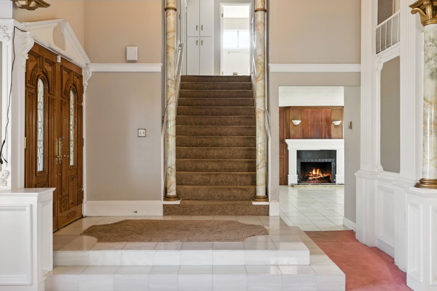 8929 Red Leaf Way