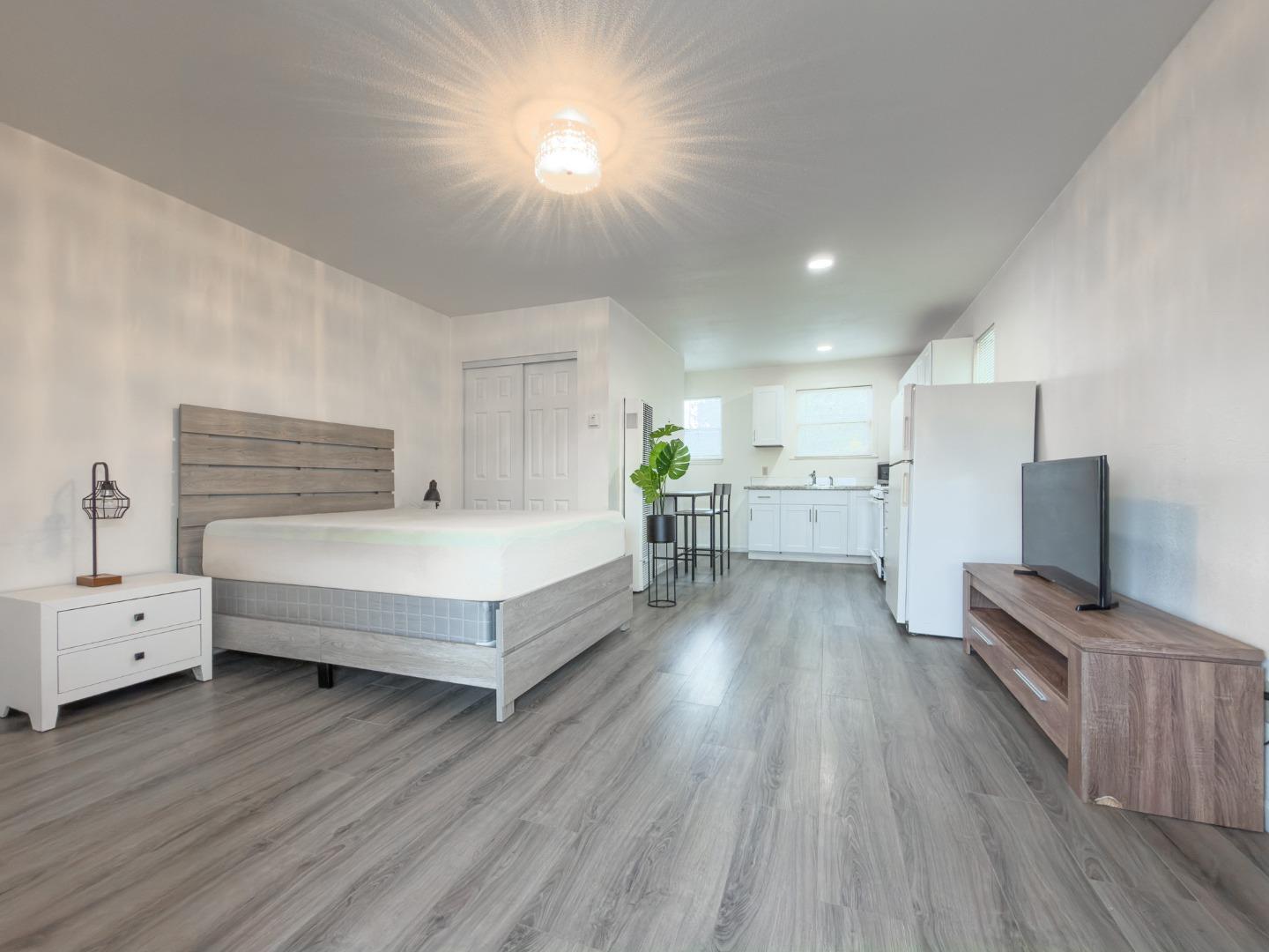 21661 East Cliff Drive