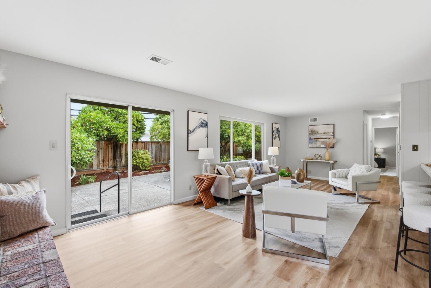 1402 Turlock LN