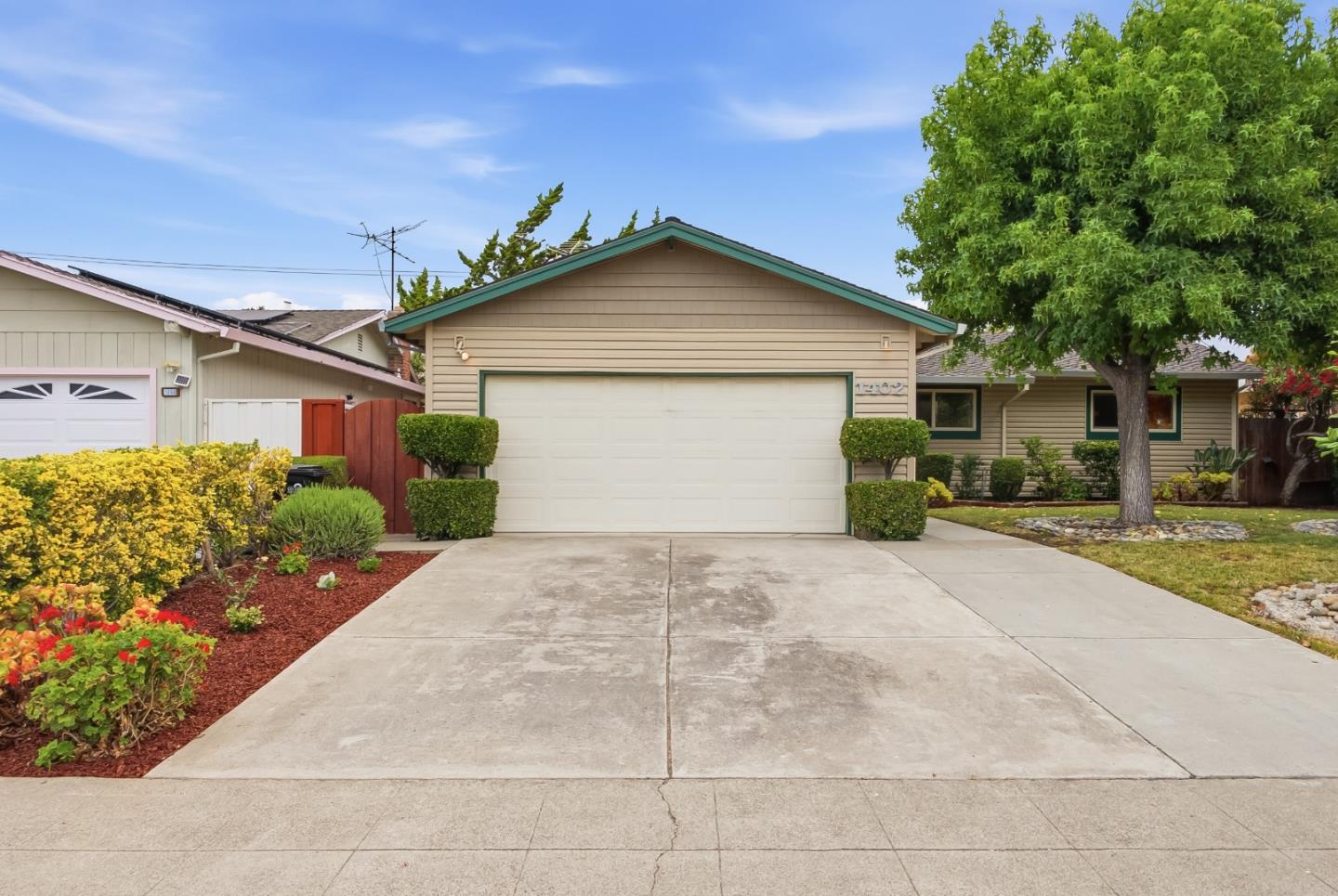 1402 Turlock LN