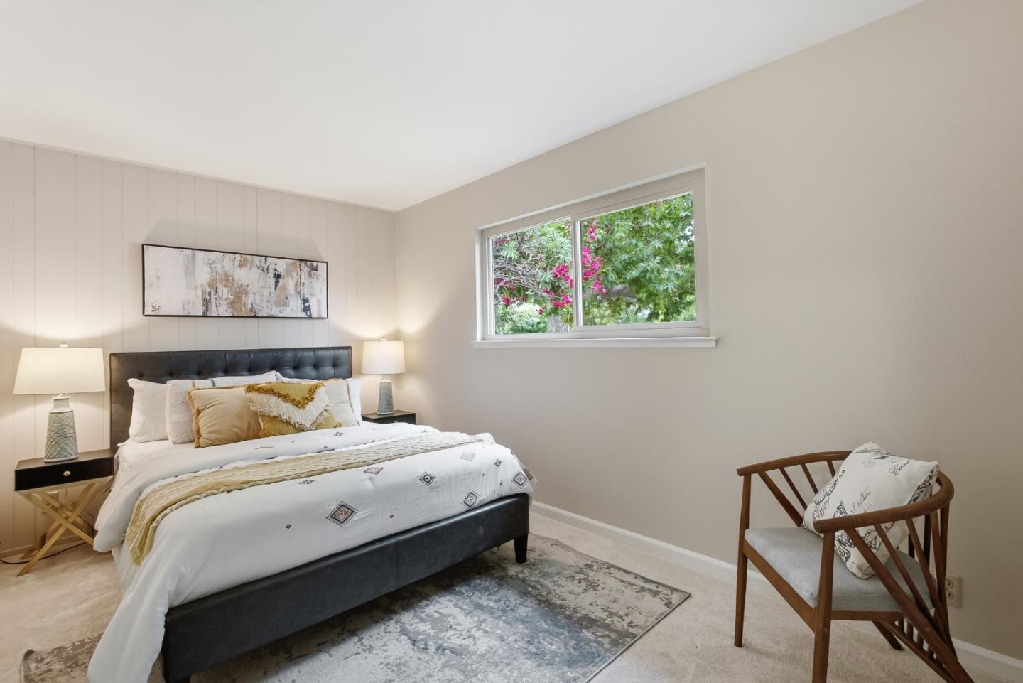 1402 Turlock LN