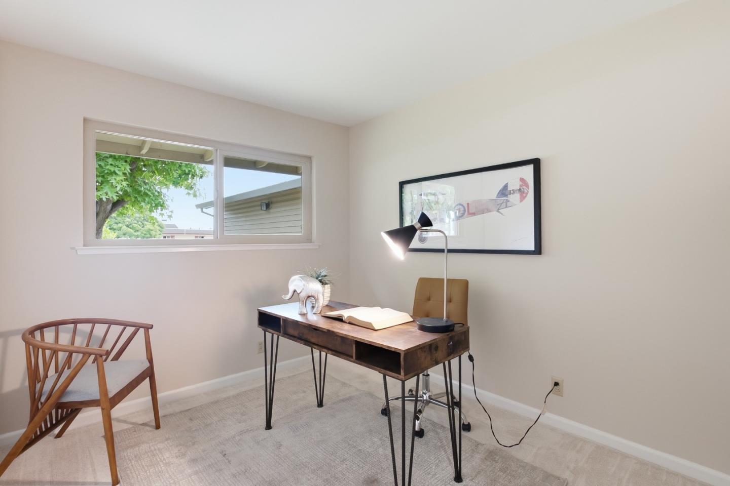 1402 Turlock LN