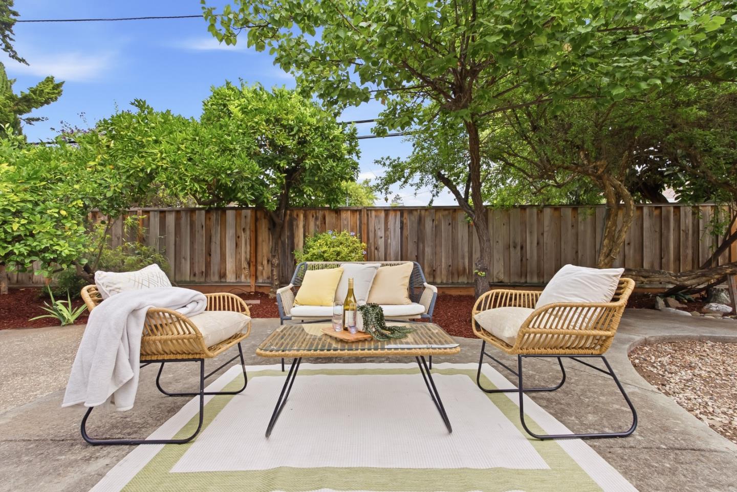 1402 Turlock LN