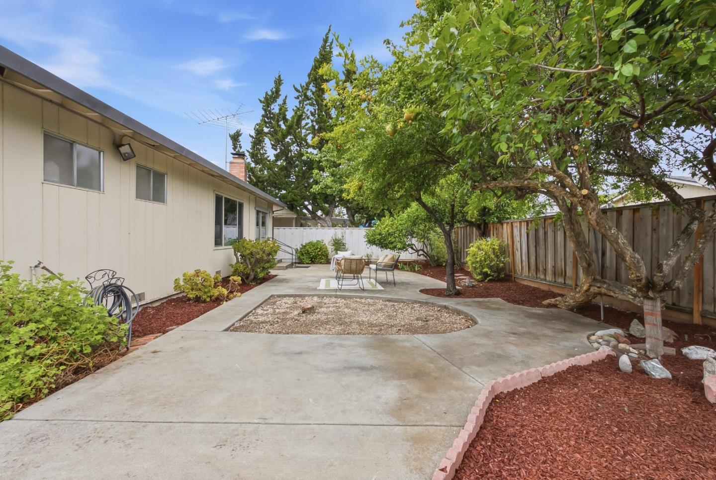 1402 Turlock LN
