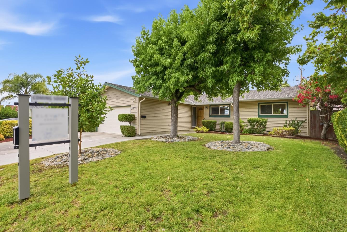 1402 Turlock LN