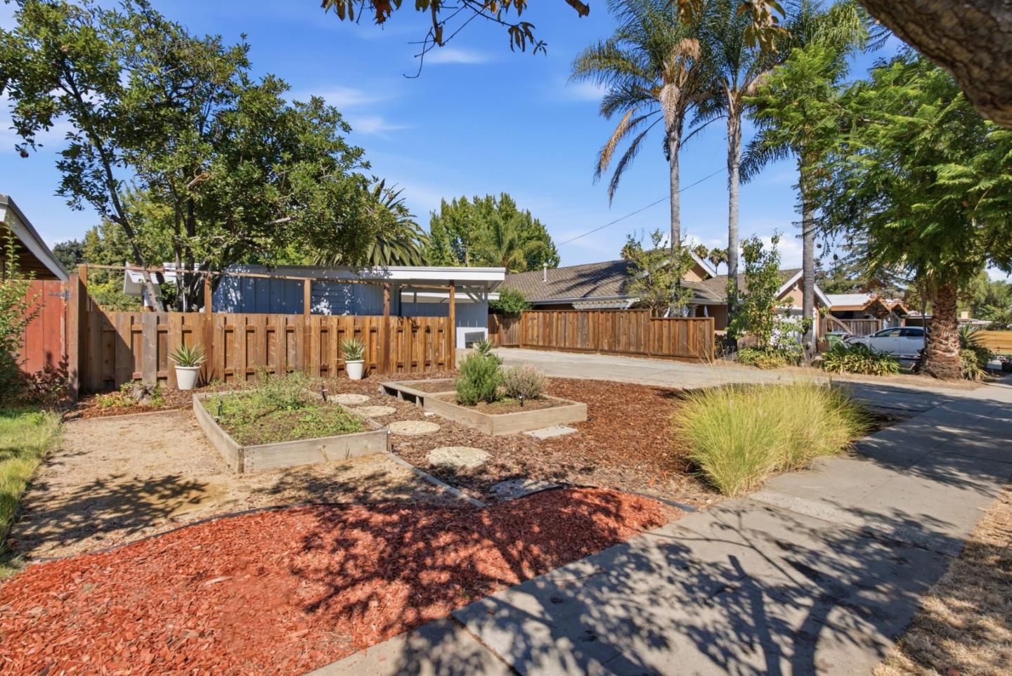 537 Mayellen AVE
