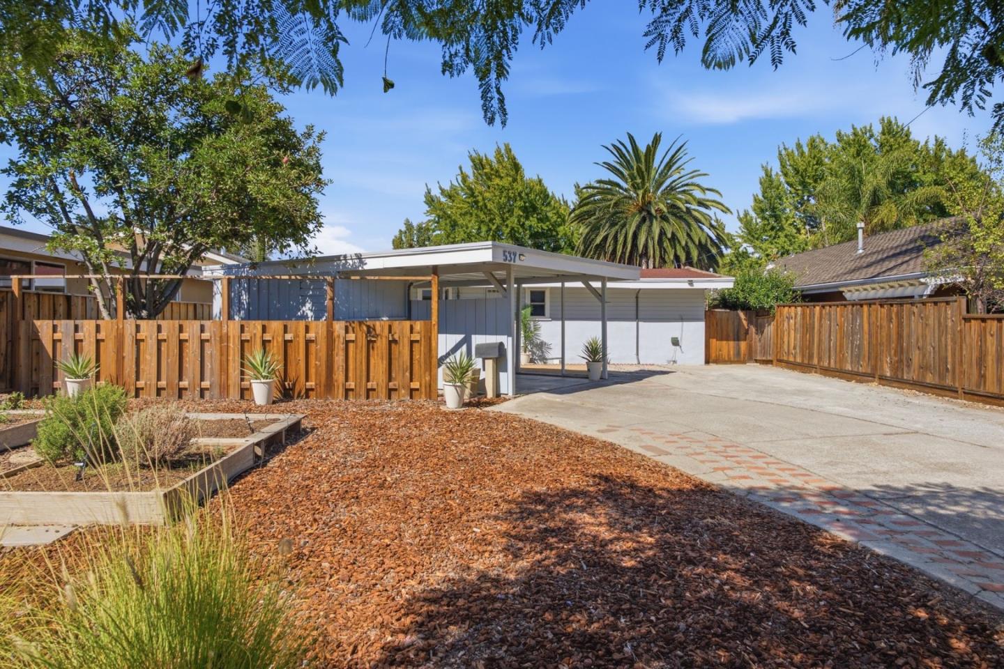 537 Mayellen AVE