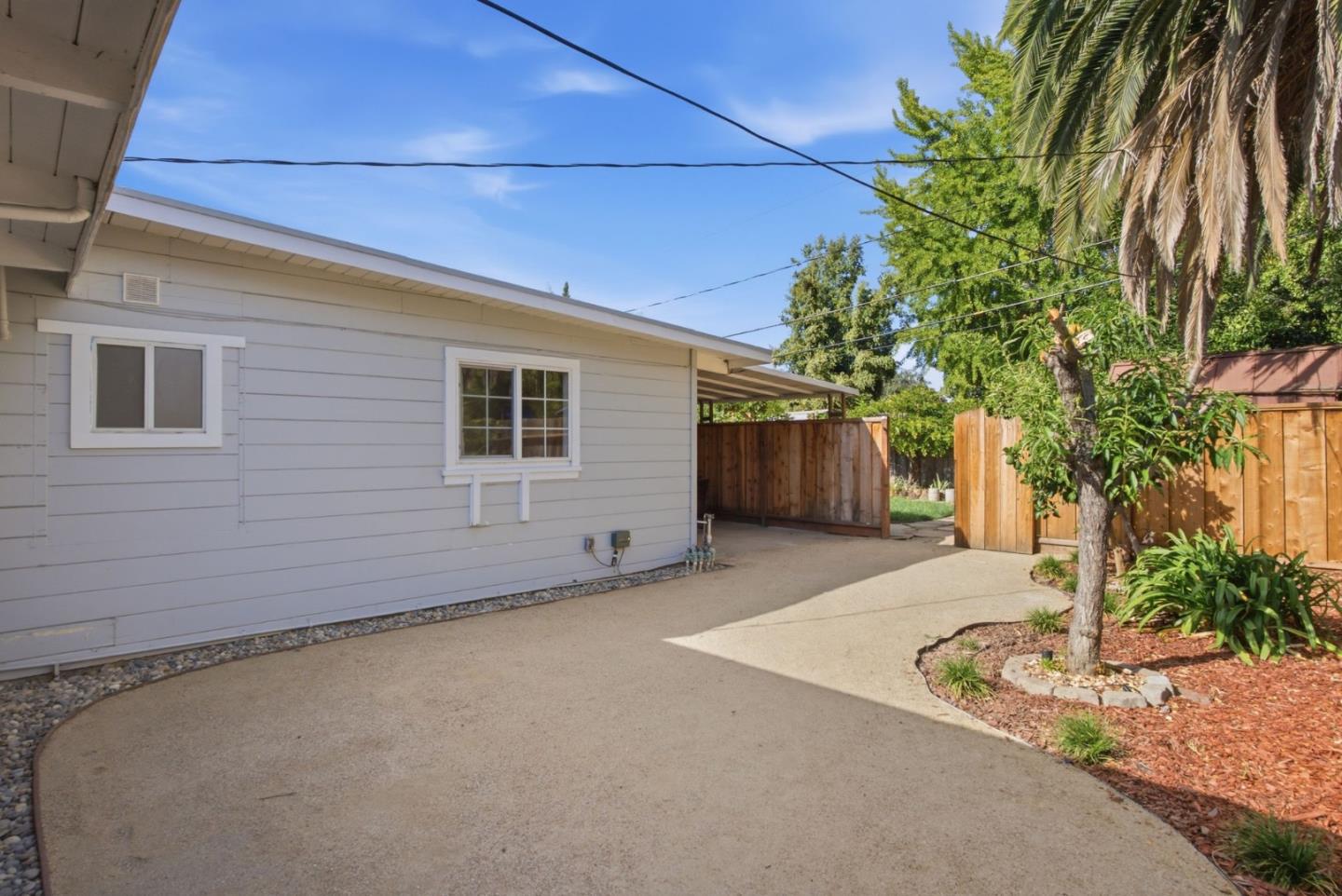 537 Mayellen AVE