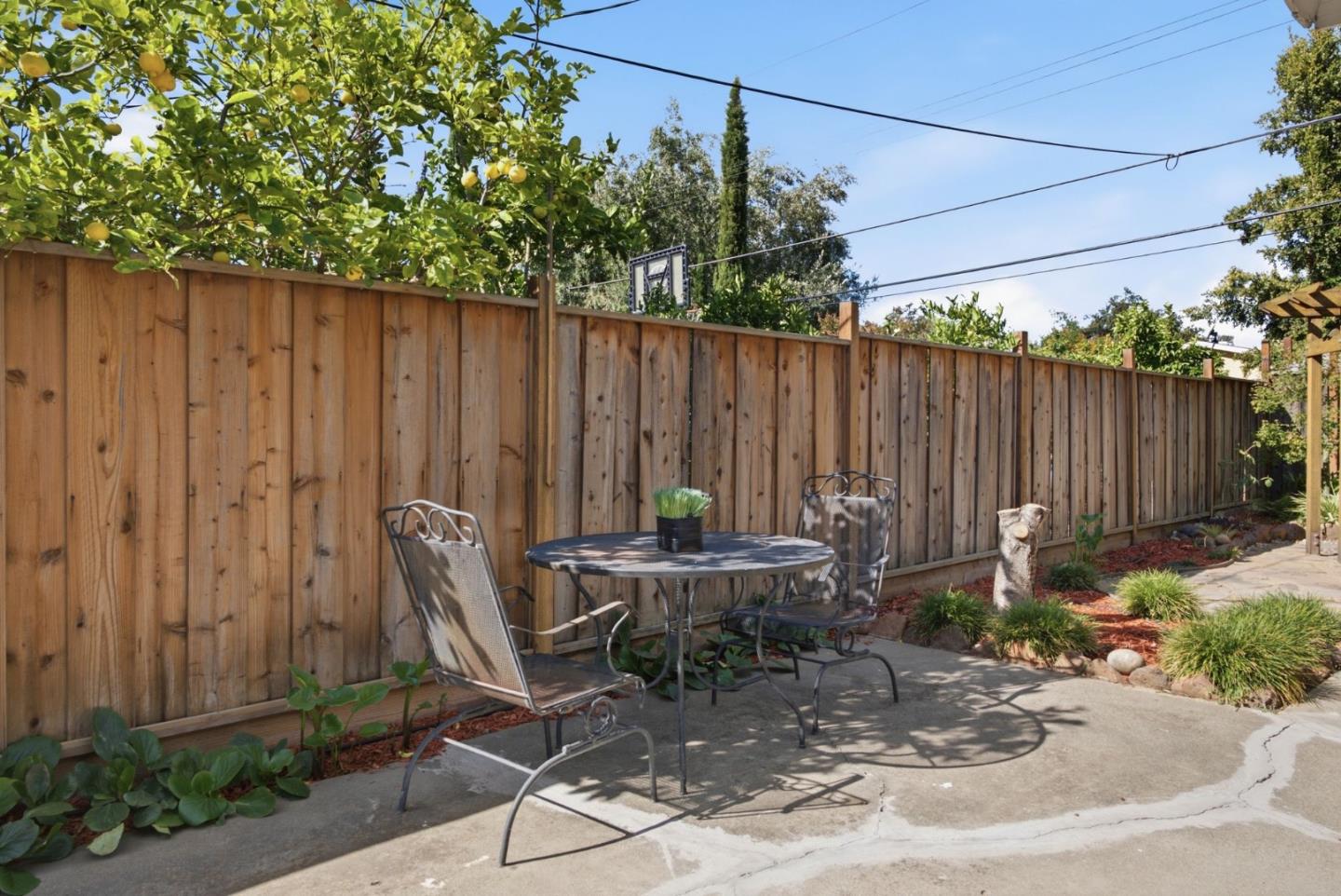 537 Mayellen AVE