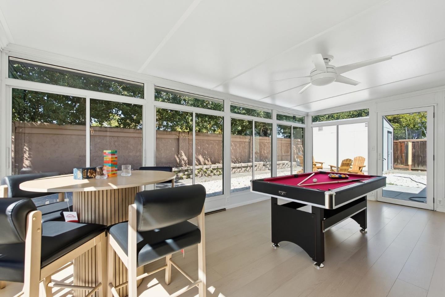 5019 Avenida De Lago