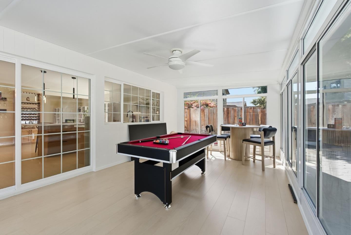 5019 Avenida De Lago