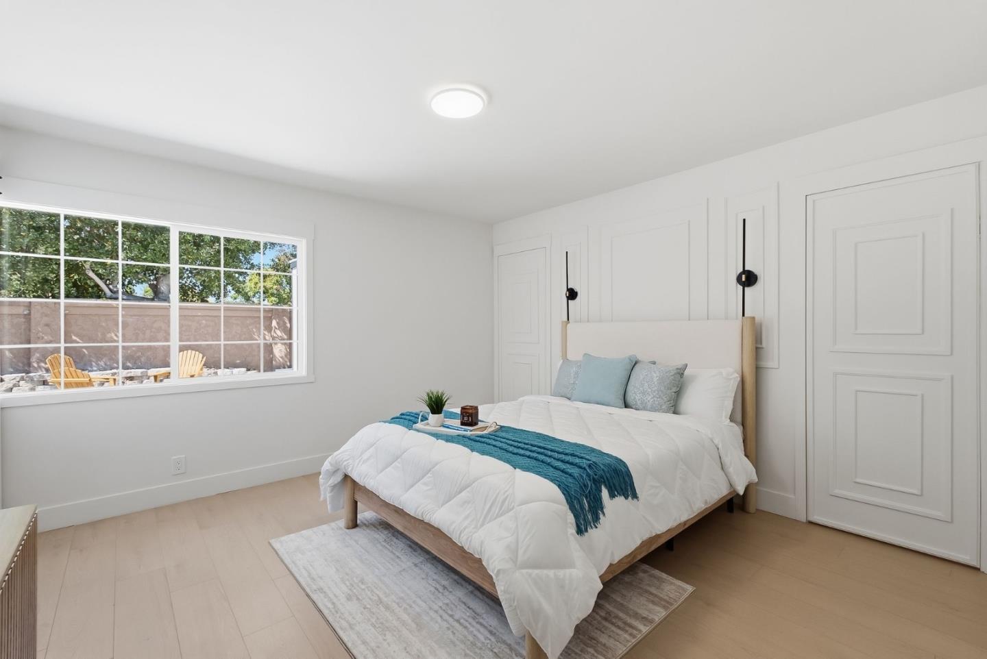 5019 Avenida De Lago